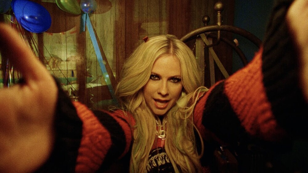 Avril Lavigne - Young and Dumb