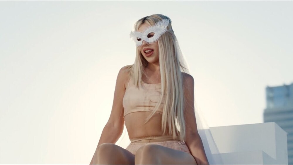 Ava Max - Lovin Myself