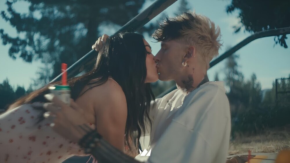 mgk, The Kid LAROI - LIFE iS A MOVIE